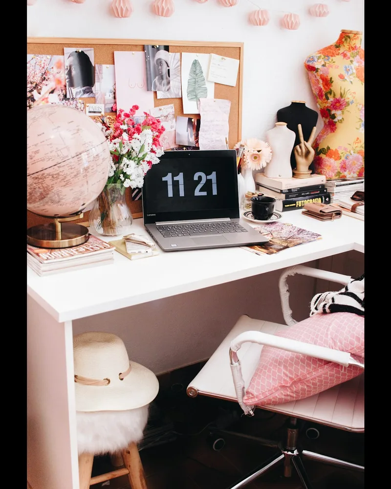 Le Classique Pink & White